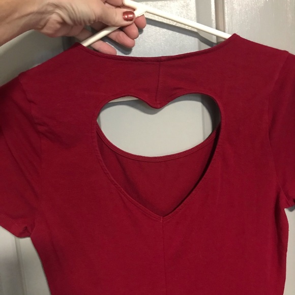 Forever 21 Tops - Adorable Heart Back Top. Dark Red. XL. MUST BUNDLE